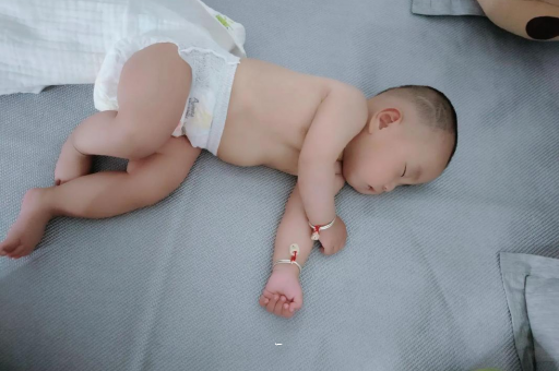 冷水江三岁宝宝干呕